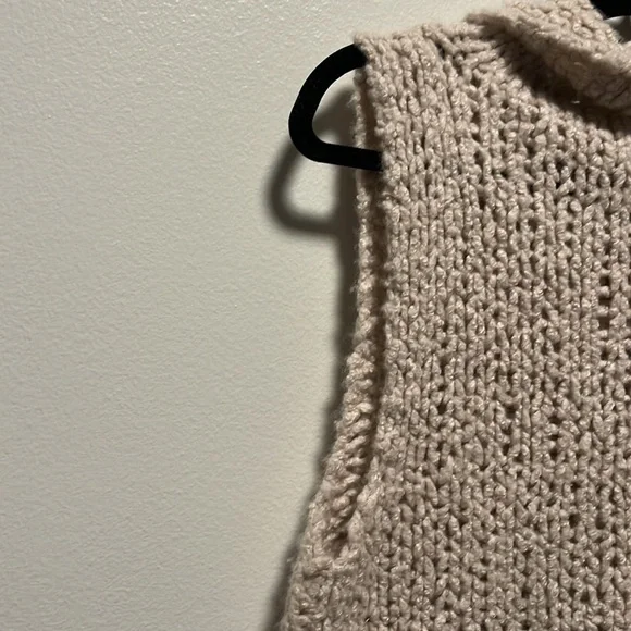 DONNA KARAN Cashmere Open Weave Turtleneck Sleeveless Sweater, Beige,Size Medium - Picture 9 of 9